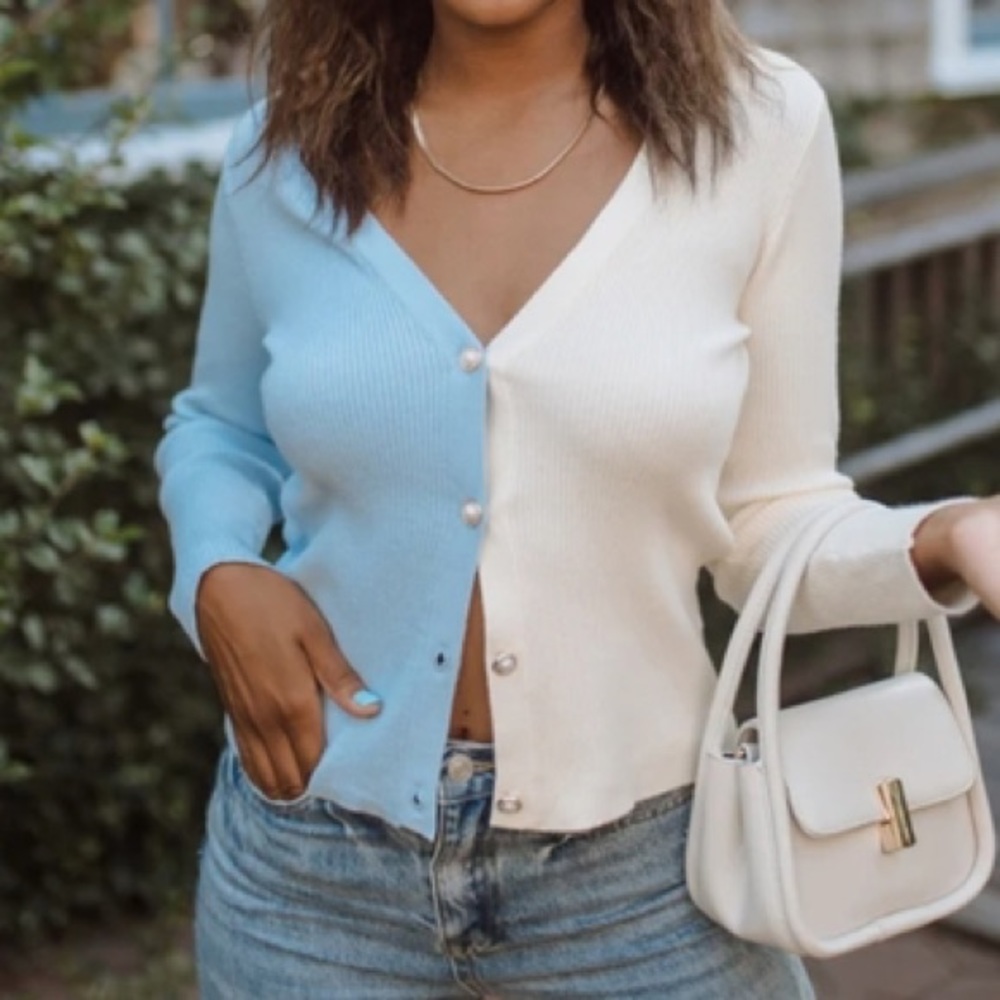 Vici Two Tone Colorblock Pearl Button Cardigan - NWOT - Light Blue & Cream 🦋